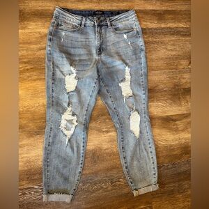 Judy Blue, 14W Skinny fit, light wash, distressed jean! LIKE NEW!